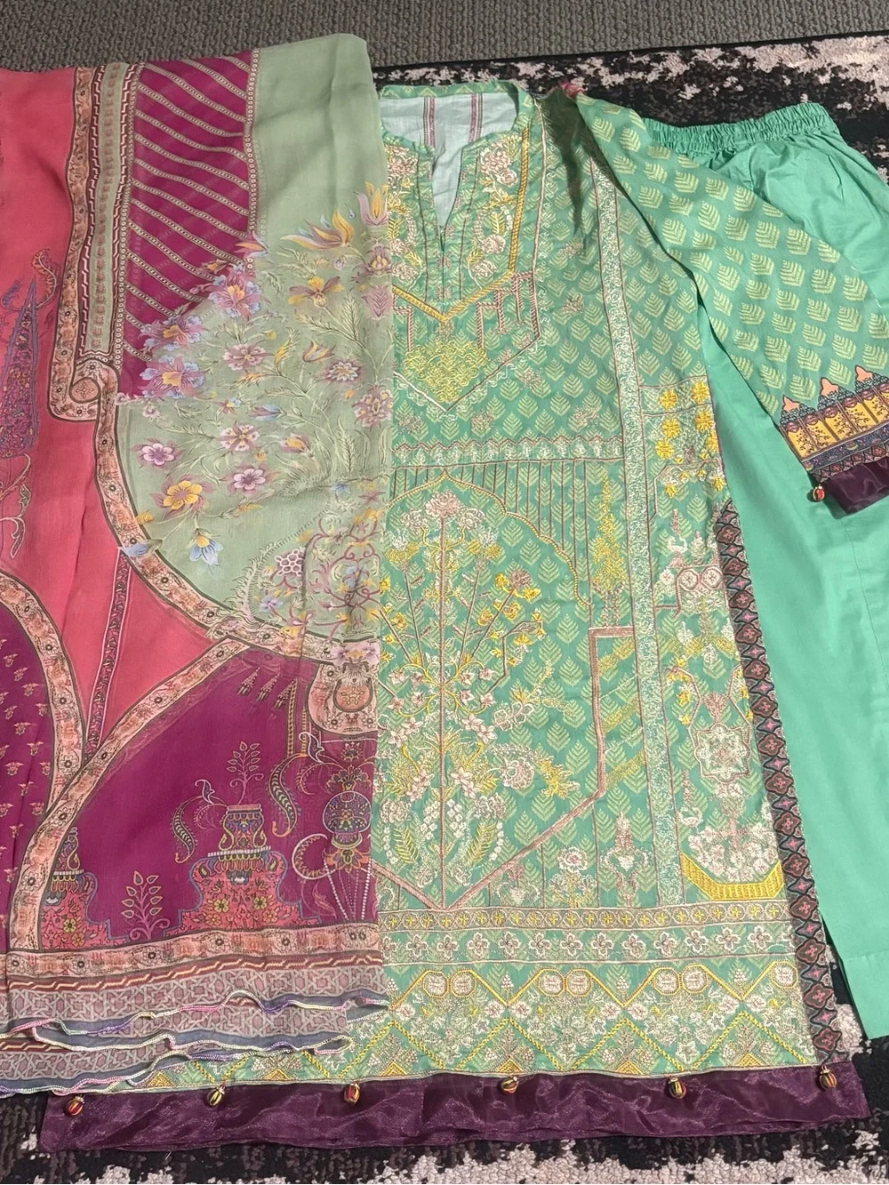 Embroidered Mint Green & Magenta Printed Ethnic Kurta Set